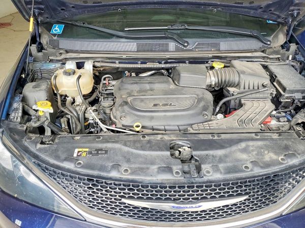 2020 CHRYSLER VOYAGER LXI