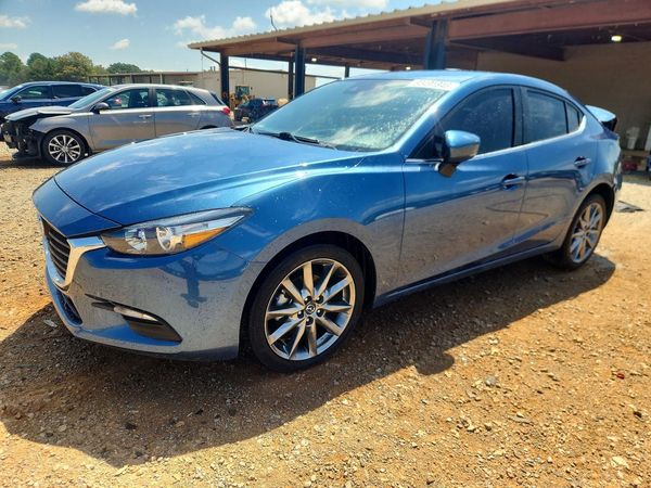 2018 MAZDA 3 Touring