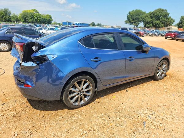 2018 MAZDA 3 Touring