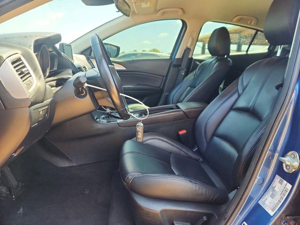 2018 MAZDA 3 Touring