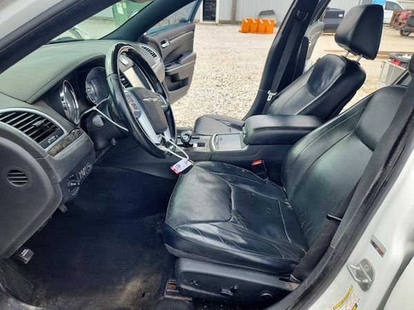 2014 CHRYSLER 300 300C — DENT