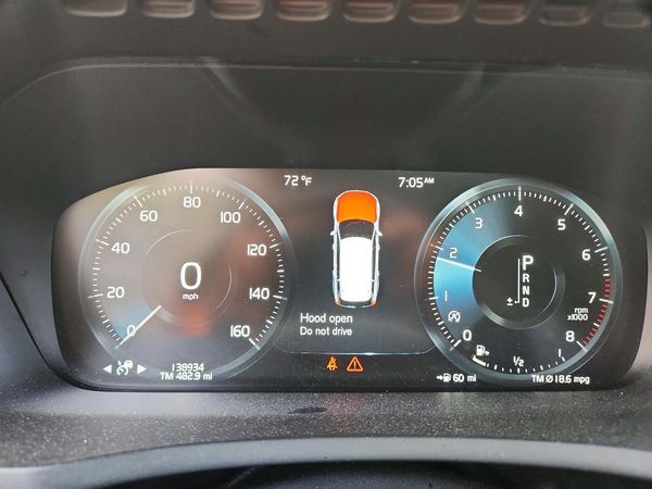 2016 VOLVO XC90 SV42 Momentum — ODOM