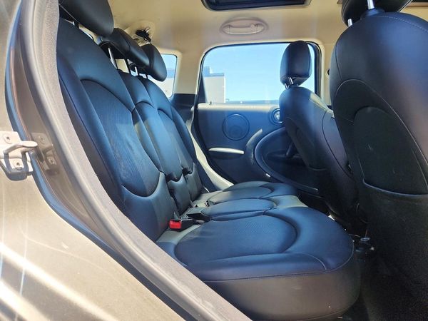 2014 MINI COOPER