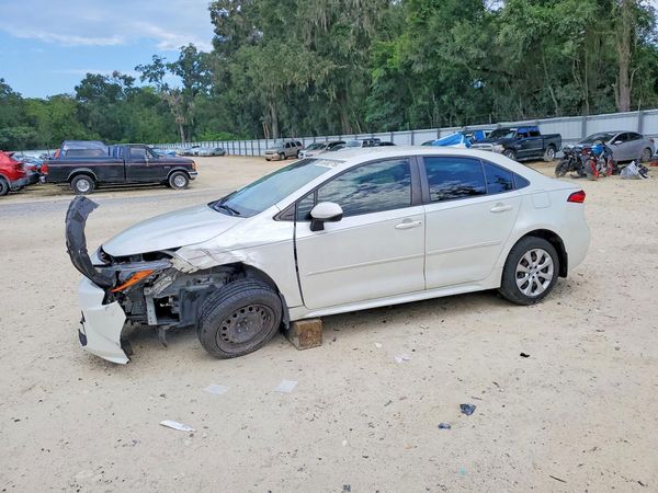 2021 TOYOTA COROLLA LE — Front 3/4