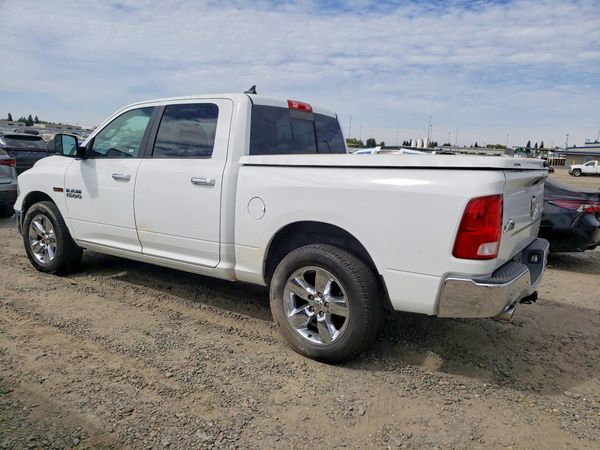 2016 RAM 1500 SLT