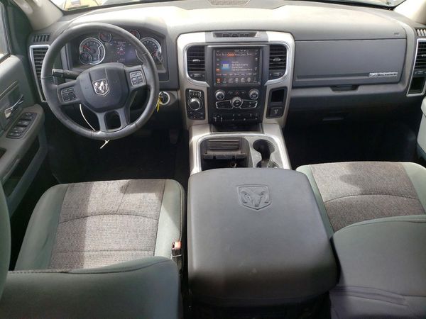 2016 RAM 1500 SLT