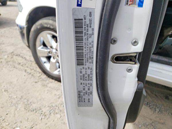 2016 RAM 1500 SLT