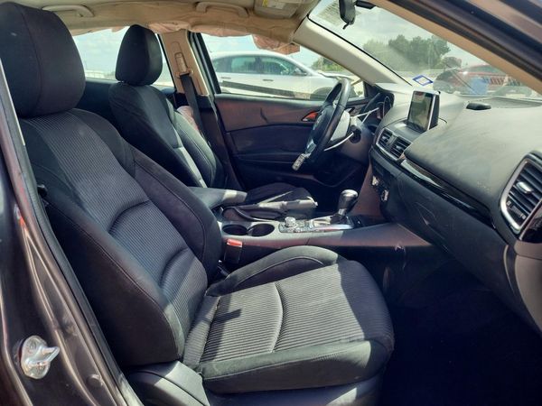 2015 MAZDA 3 Touring/GS