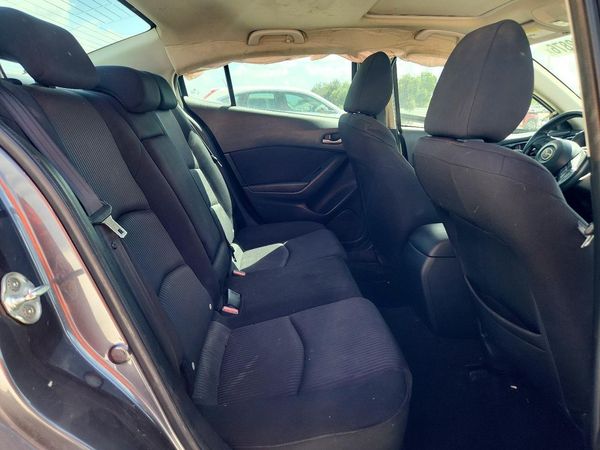 2015 MAZDA 3 Touring/GS