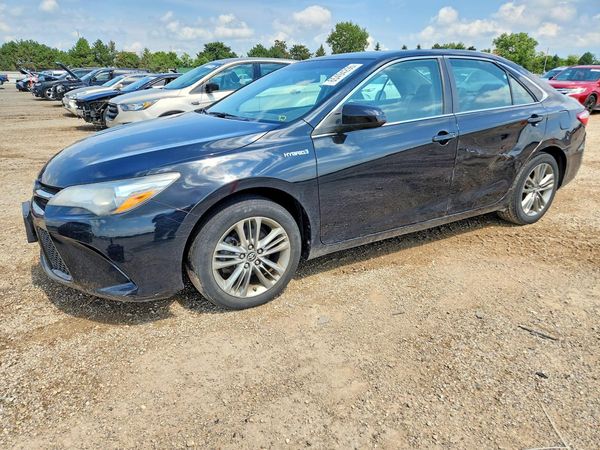 2017 TOYOTA CAMRY
