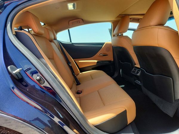 2022 LEXUS ES 350 350 Base