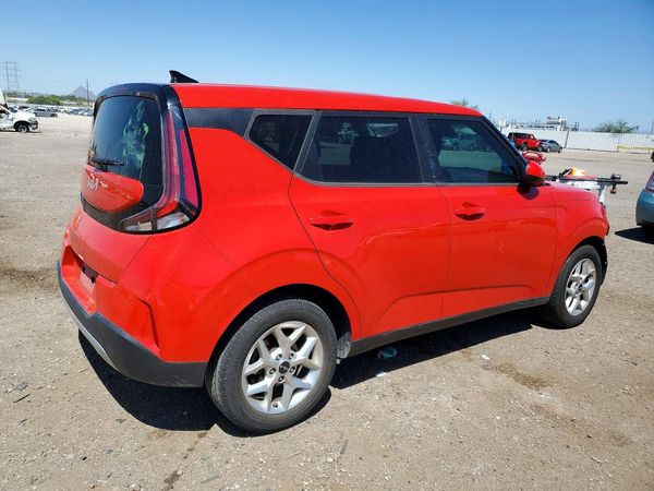 2023 KIA SOUL LX, S