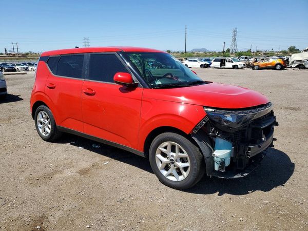 2023 KIA SOUL LX, S
