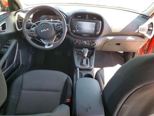 2023 KIA SOUL LX, S