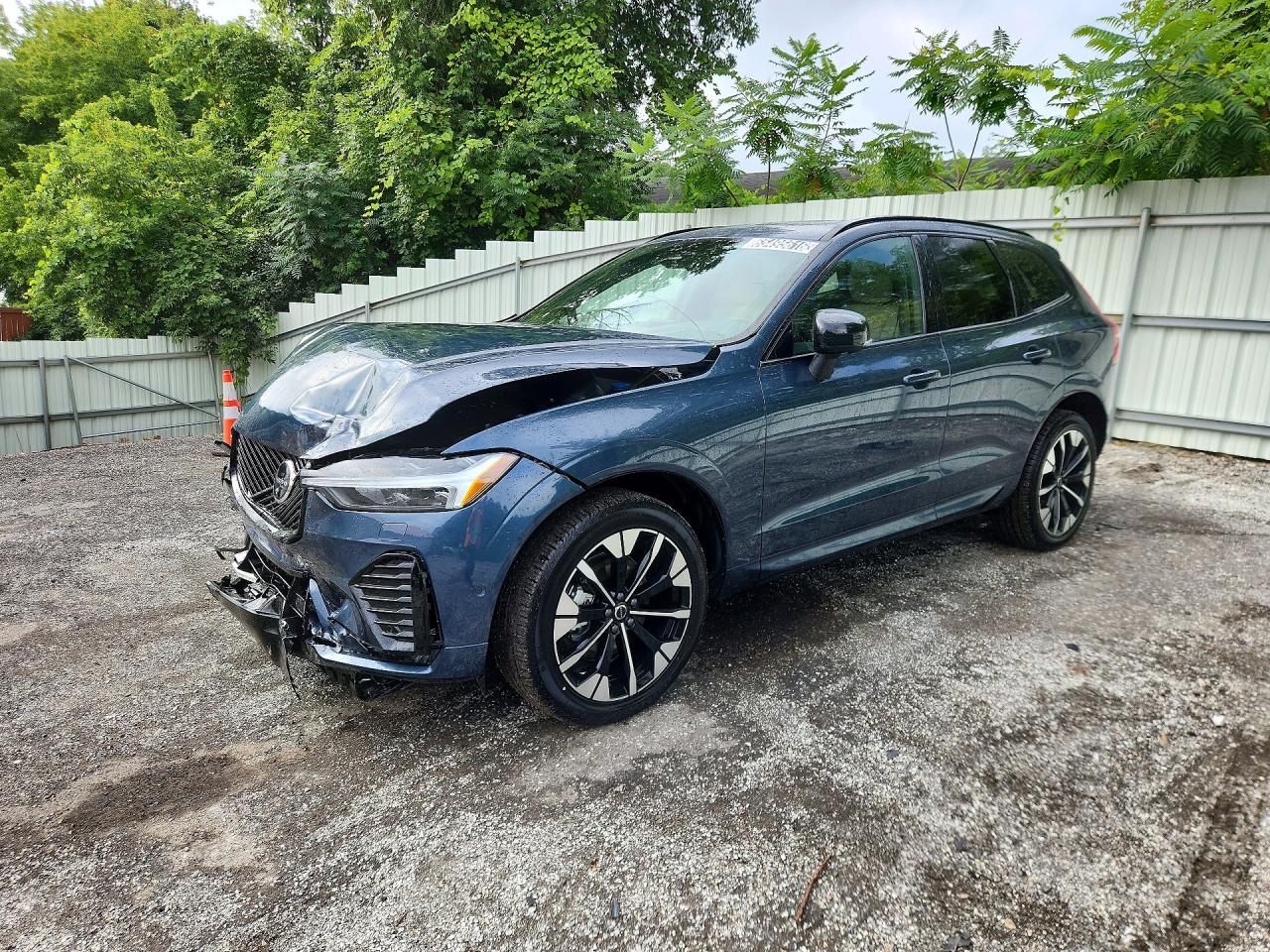 2026 VOLVO XC60 Plus Dark