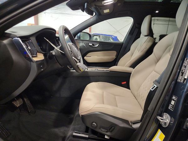 2026 VOLVO XC60 Plus Dark
