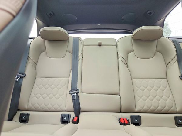 2026 VOLVO XC60 Plus Dark