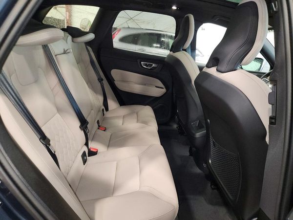 2026 VOLVO XC60 Plus Dark