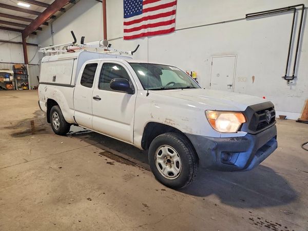 2015 TOYOTA TACOMA Delux Grade