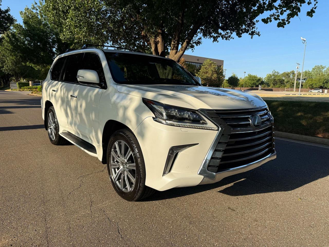 2016 LEXUS LX 570
