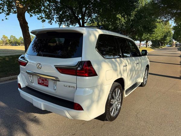 2016 LEXUS LX 570