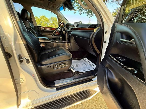 2016 LEXUS LX 570