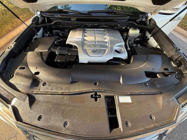 2016 LEXUS LX 570