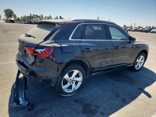 2021 AUDI Q3 quattro Premium