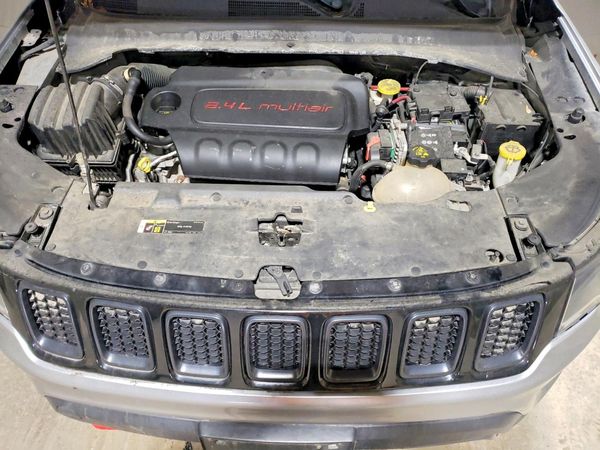 2018 JEEP COMPASS Trailhawk — Engine bay
