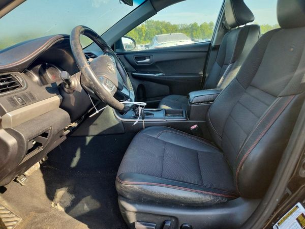 2016 TOYOTA CAMRY