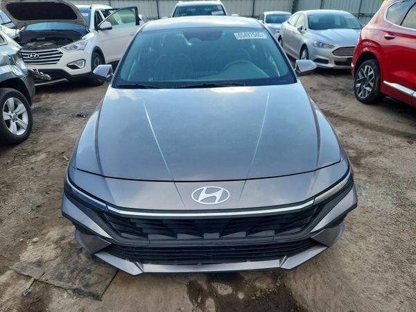 2024 HYUNDAI ELANTRA