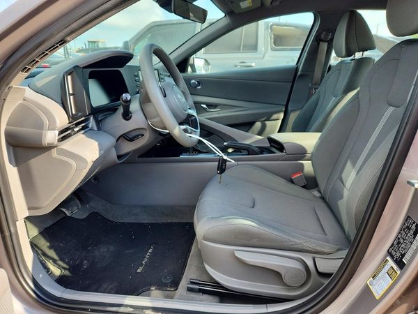 2024 HYUNDAI ELANTRA