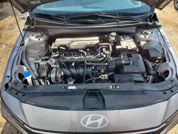 2024 HYUNDAI ELANTRA