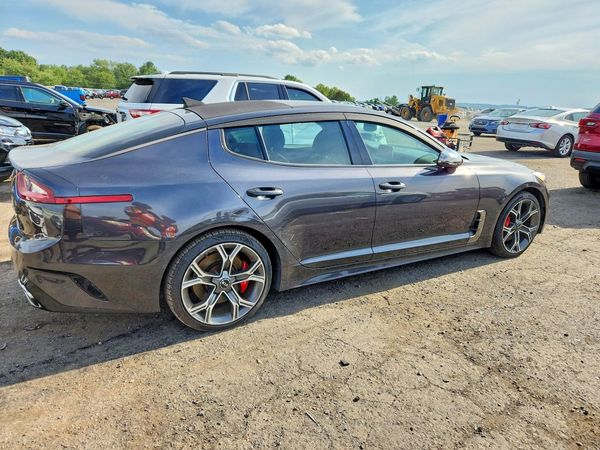 2019 KIA STINGER