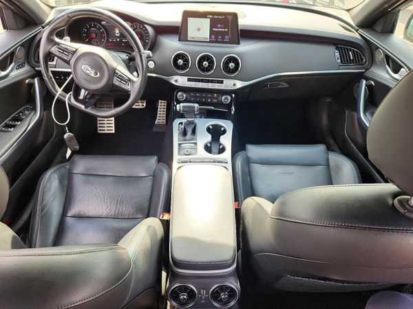 2019 KIA STINGER