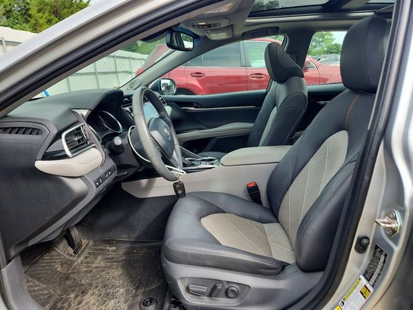 2018 TOYOTA CAMRY