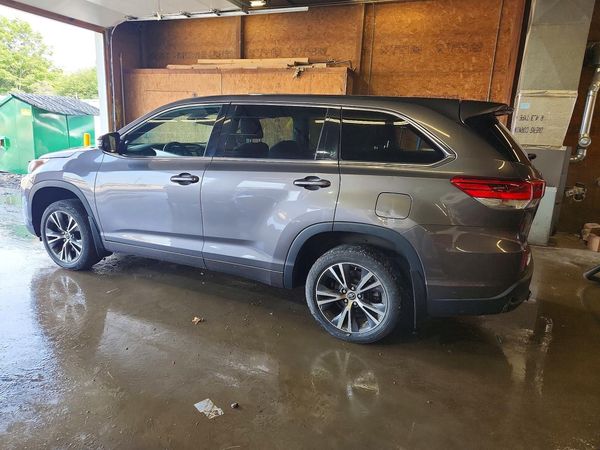 2018 TOYOTA HIGHLANDER