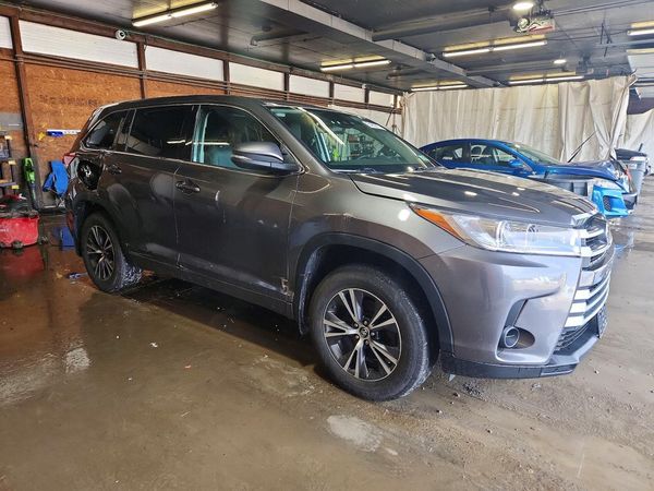 2018 TOYOTA HIGHLANDER