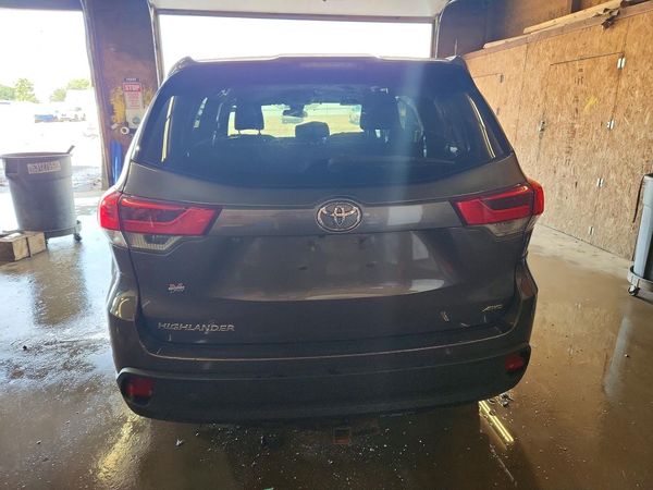 2018 TOYOTA HIGHLANDER