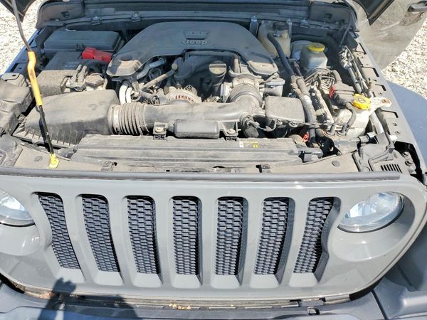 2018 JEEP WRANGLER UNLIMITED Unlimited Sport — Engine bay