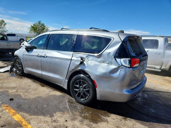 2021 CHRYSLER VOYAGER