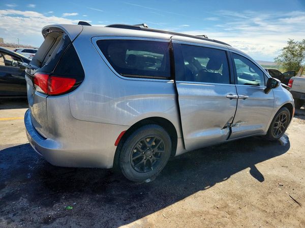 2021 CHRYSLER VOYAGER