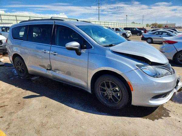 2021 CHRYSLER VOYAGER