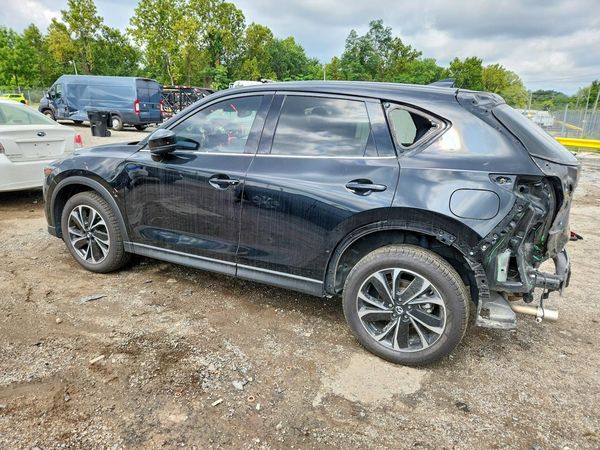2022 MAZDA CX-5 Premium Package