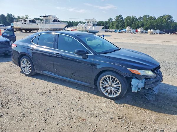 2018 TOYOTA CAMRY