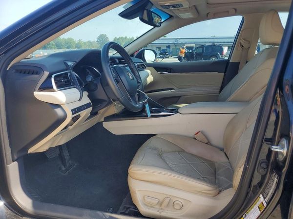 2018 TOYOTA CAMRY