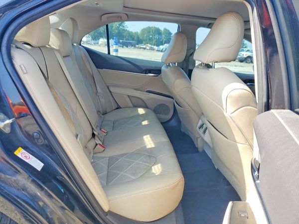 2018 TOYOTA CAMRY
