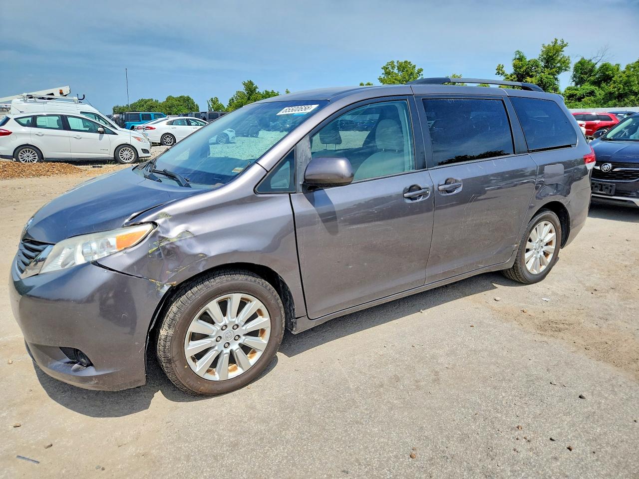 2014 TOYOTA SIENNA