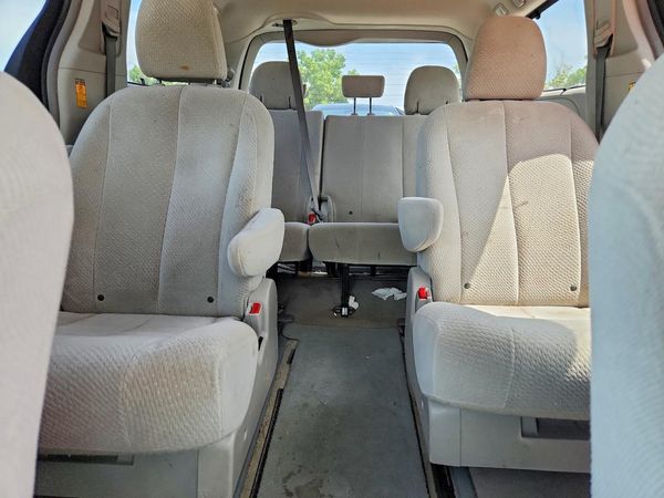 2014 TOYOTA SIENNA