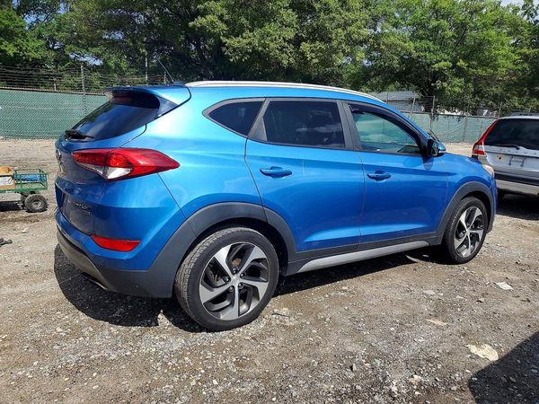 2017 HYUNDAI TUCSON
